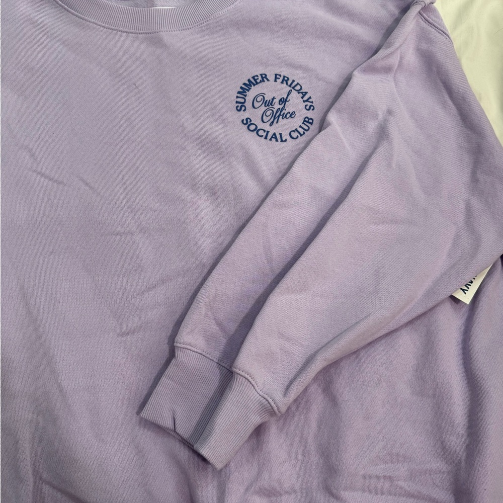 Old Navy Lavender "Summer Fridays Social Club" Pullover Sweatshirt
